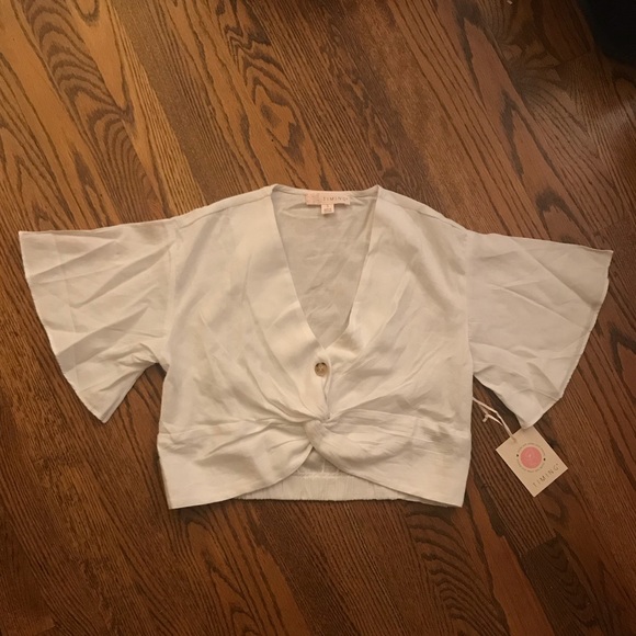 Timing Tops - NWT Cropped boho flowy twist shirt with button